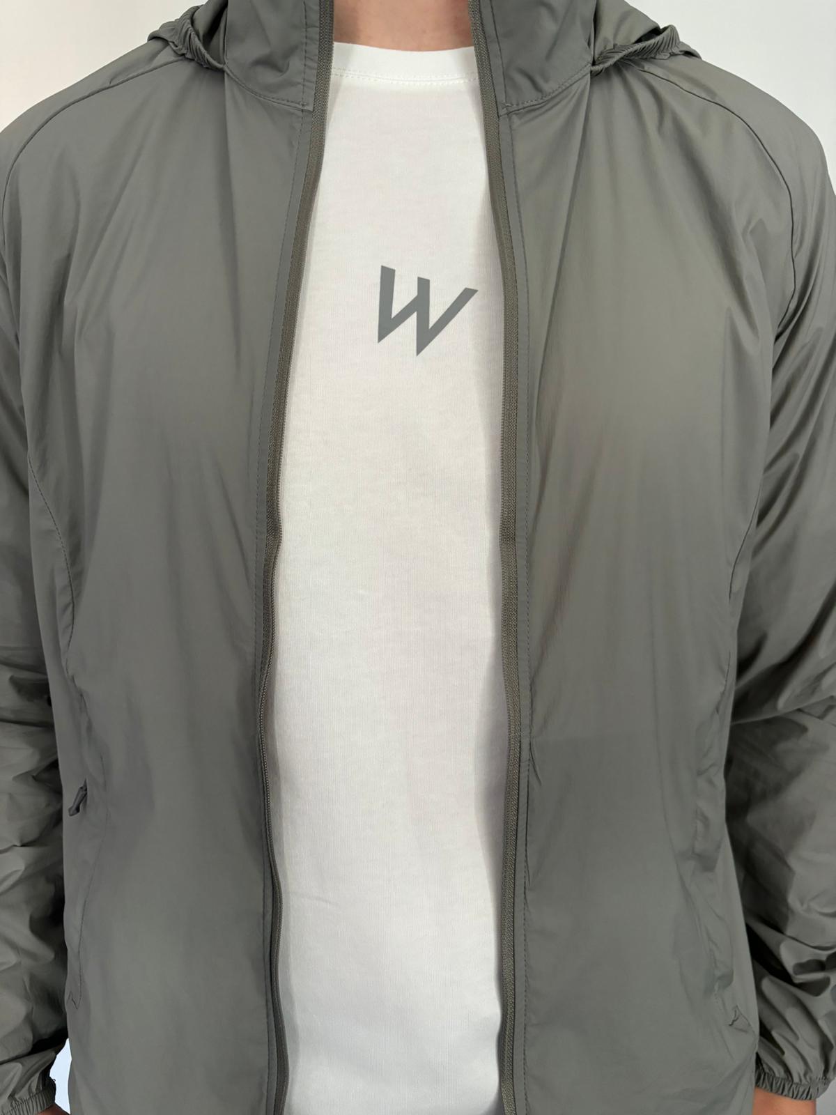Men's Lightweight Windbreaker image 1